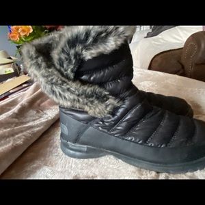 The North Face  Thermoball Mircobaffle B